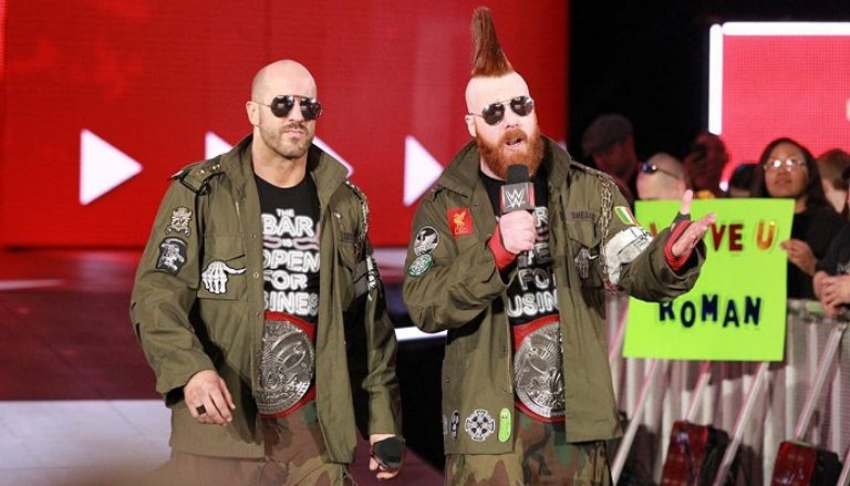 برون سترومان يتحدث إلى سيزارو وشيموس