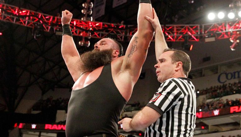 برون سترومان يتحدث إلى سيزارو وشيموس