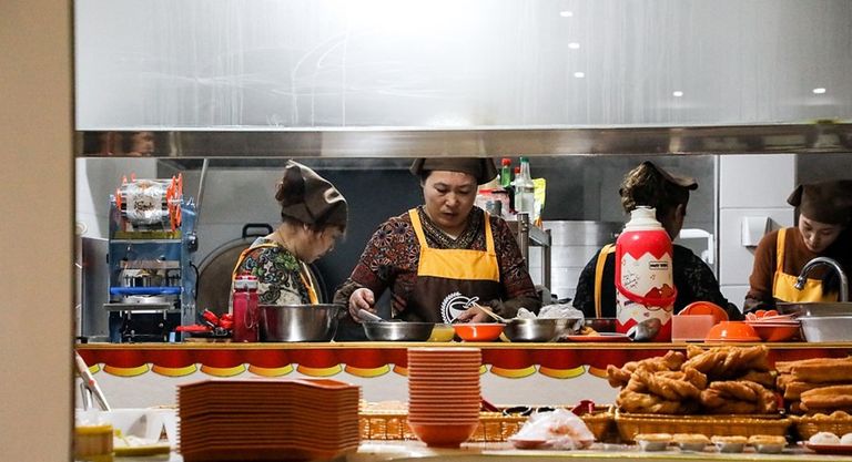 مطعم صيني يتيح لك الفطور فجرا