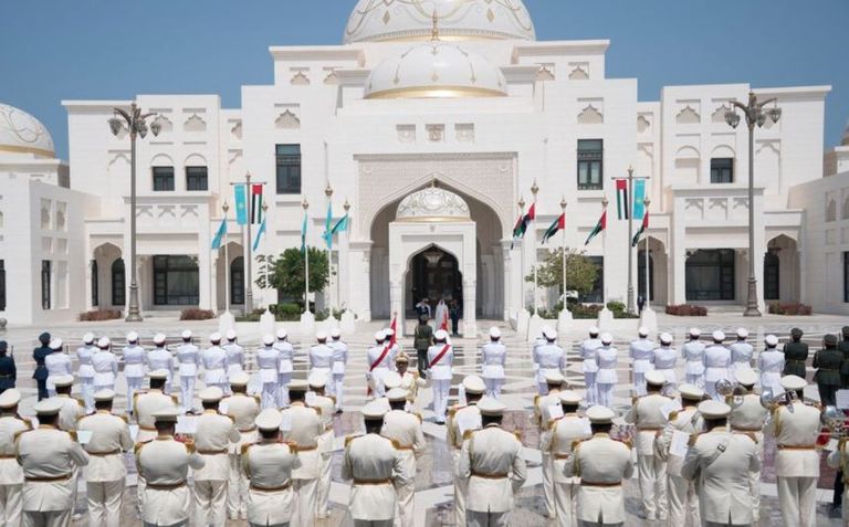 جانب من مراسم استقبال رئيس جمهورية كازاخستان