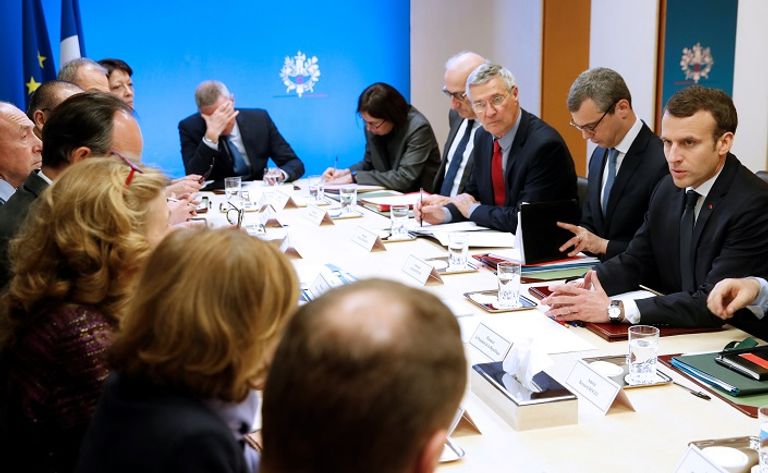 اجتماع مجلس الدفاع في الإليزيه الضابط أرنو بلترام - أ. ف. ب