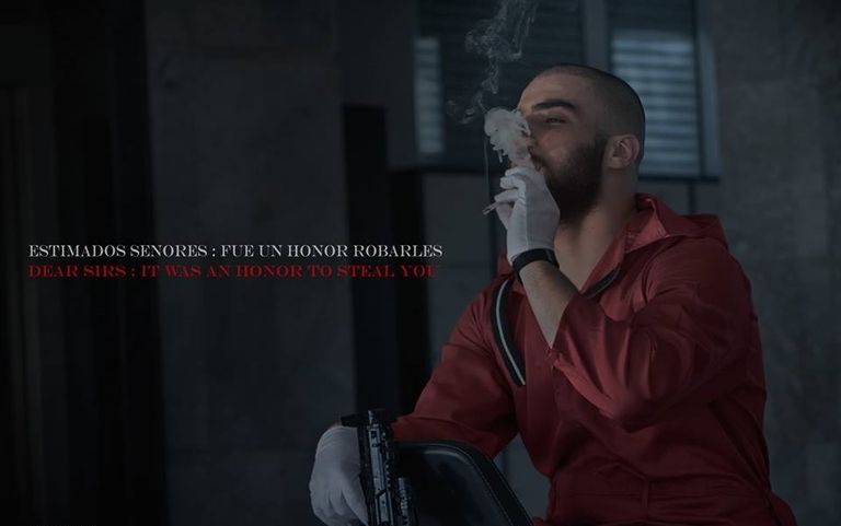 طلاب عراقيون يحتفلون بالتخرج على طريقتهم