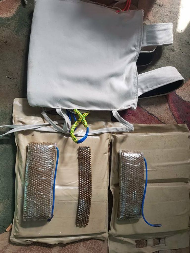 جزء من المضبوطات الكاميرات المضبوطة في عدن