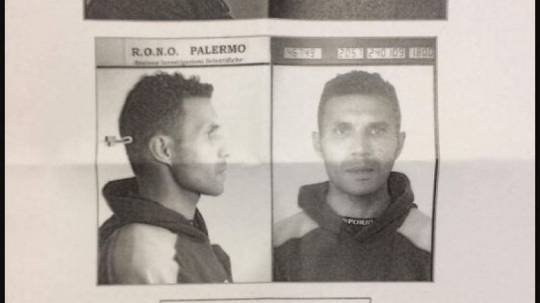 صورة عاطف المثلوثي حسبما نشرتها وسائل إعلام إيطالية أفراد من الشرطة الإيطالية