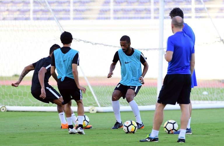 تدريبات فريق العين استعدادا للهلال