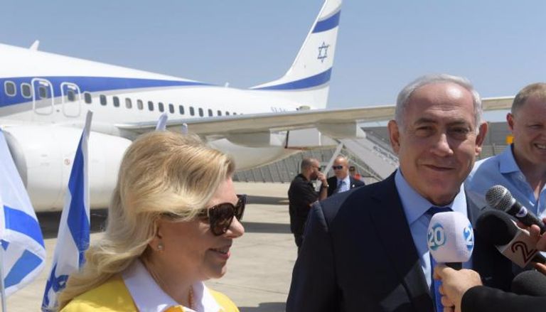 نتنياهو وزوجته سارة 