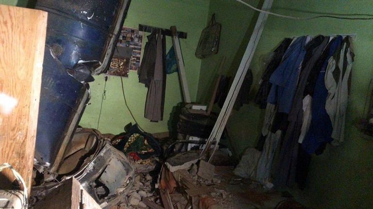 منزل المقيمين المصريين بقايا صاروخ - صورة أرشيفية