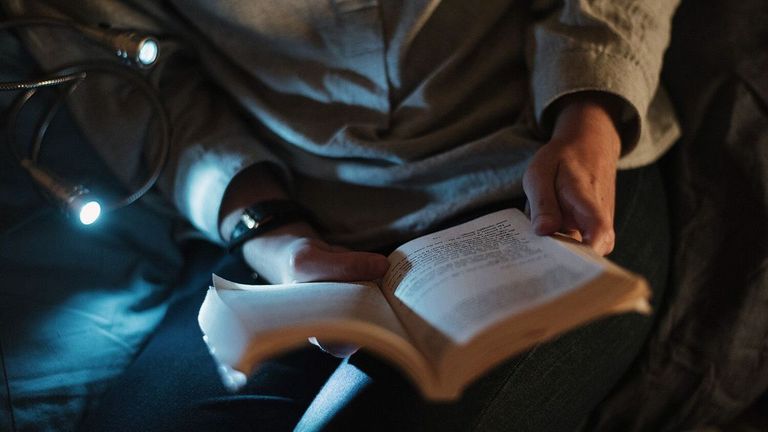 كشاف الإضاءة المرن سوار "ستوب سليب" لمنع النوم أثناء القيادة