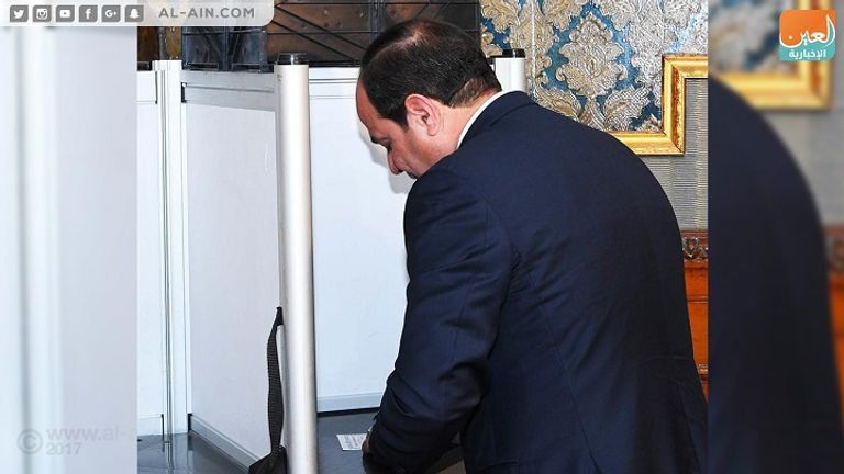 الرئيس السيسي خلال الإدلاء بصوته في الانتخابات الرئاسية المصرية