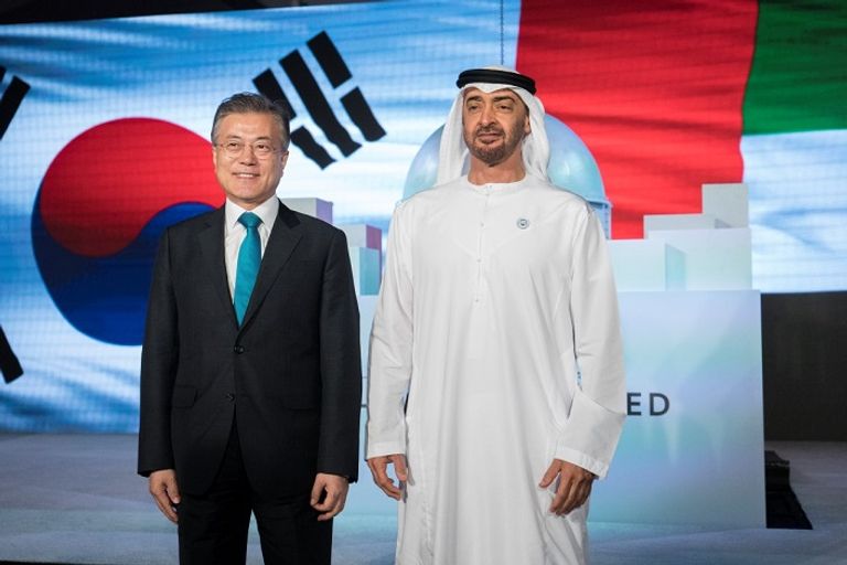 الشيخ محمد بن زايد آل نهيان ولي عهد أبوظبي، ورئيس كوريا الجنوبية  