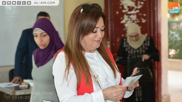 نهال عنبر تدلي بصوتها في الانتخابات الرئاسية 2018