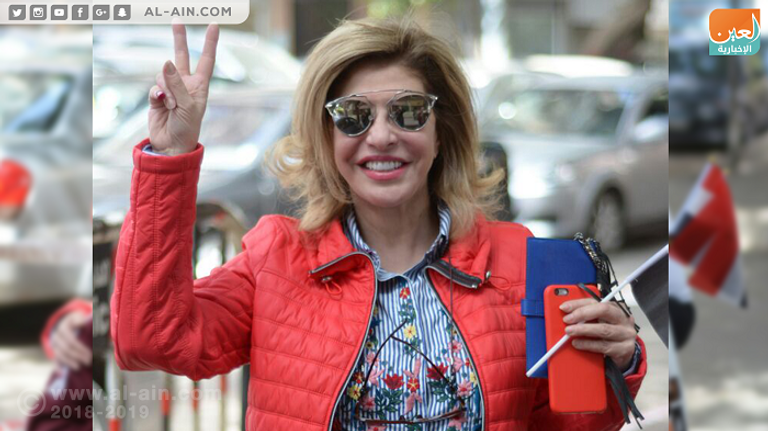 الإعلامية المصرية هالة سرحان بعد الإدلاء بصوتها في الانتخابات الرئاسية