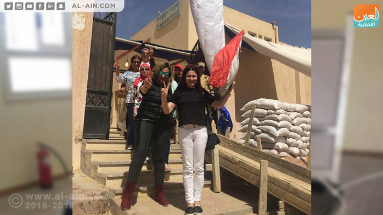 الفنانة المصرية وفاء سالم تدلي بصوتها في الانتخابات الرئاسية 2018