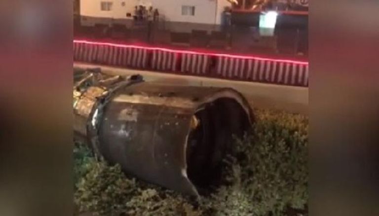 بقايا أحد الصواريخ التي أطلقها الحوثيون على الرياض قوات التحالف تتصدى لمليشيا الحوثي على الحدود- أرشيفية