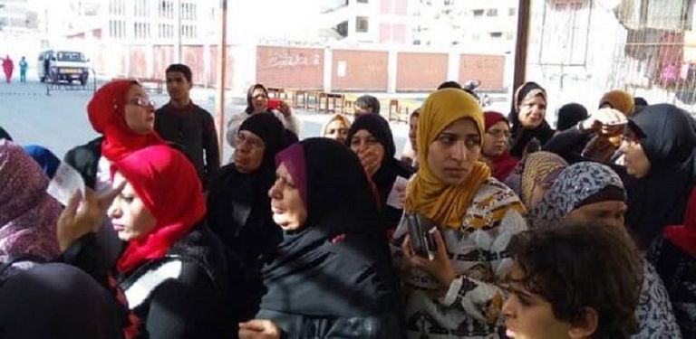 سيدات تحتشدن أمام لجان التصويت المصريون أمام لجان الانتخاب