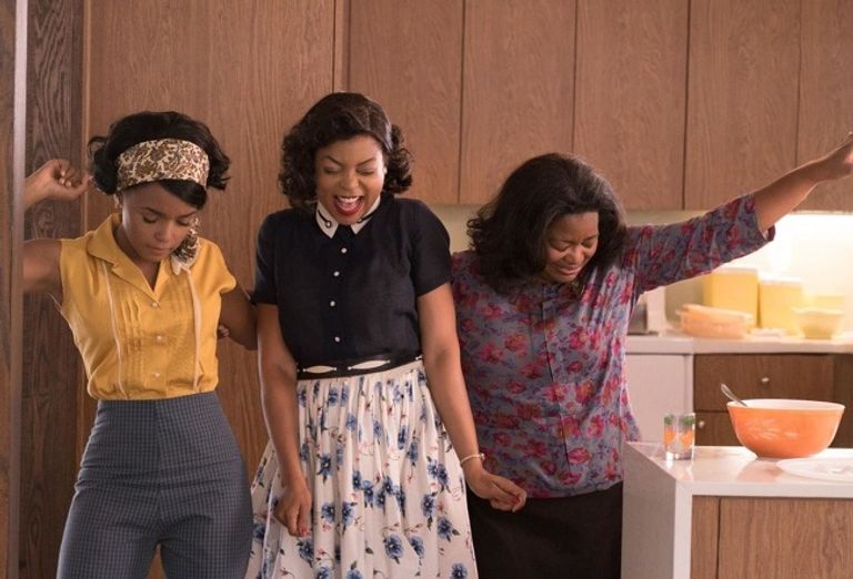 صورة من فيلم "كاتش مي إيف يو كان"