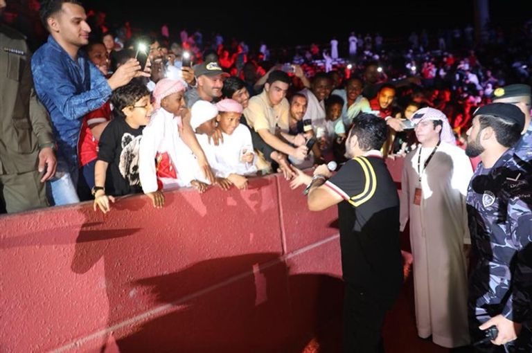 تامر حسني يشعل حفل الفجيرة