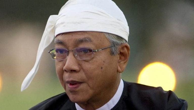 رئيس ميانمار السابق هتين كياو في نايبيداو وين مينت الرئيس الجديد لميانمار- أ.ف.ب