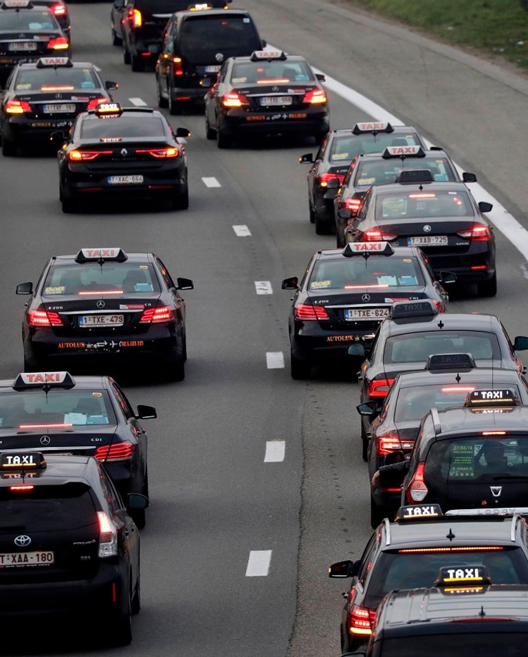 احتجاج سائقي سيارات الأجرة في شوارع بروكسل