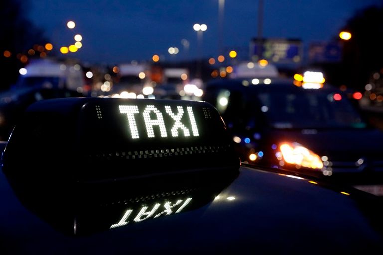 احتجاج سائقي سيارات الأجرة في شوارع بروكسل