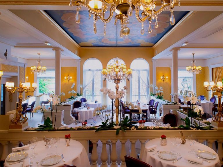 مطعم "لازيرا"  مطعم "لاسبوندا" بإيطاليا