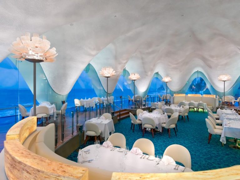 فندق "بيرلا"   مطعم "لاسبوندا" بإيطاليا