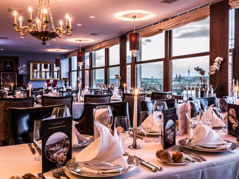 مطعم "تيراسا"  مطعم "لاسبوندا" بإيطاليا