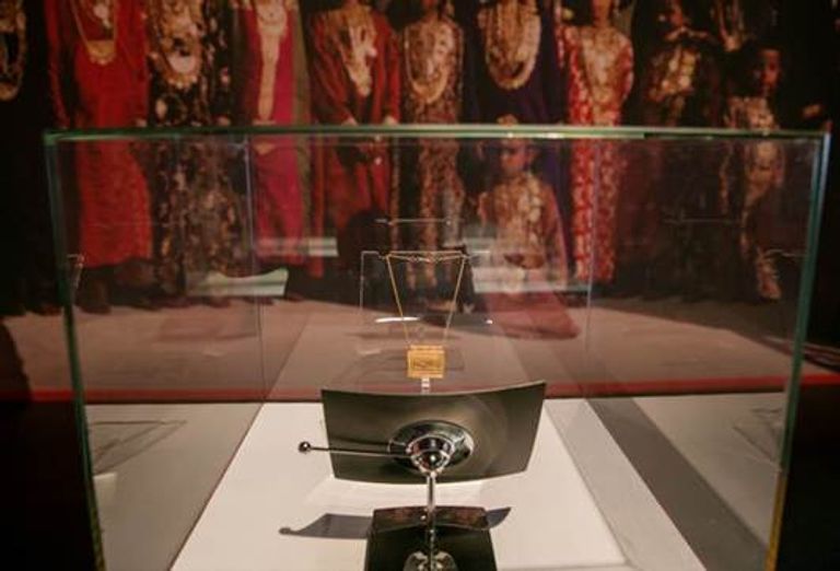 حلية "طبلة حمدة" النادرة معروضة في مهرجان "أم الإمارات"