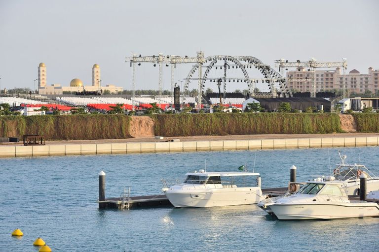 منظر لمكان الحفل مطلا على البحر الأحمر تامر حسني يستعد لحفل في جدة