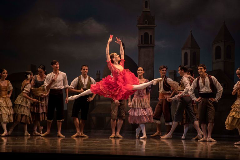 عرض الباليه "دون كيشوت" بمهرجان أبوظبي 2018 عرض الباليه