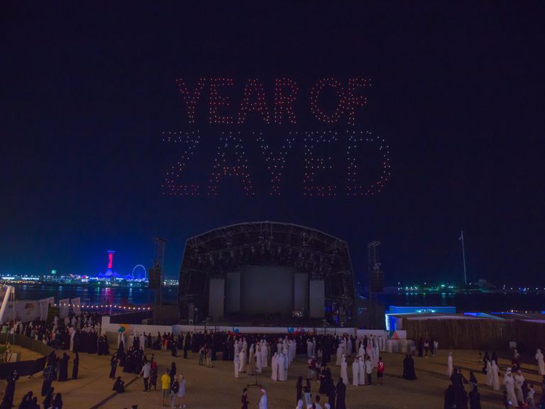 طائرات بدون طيار تزين مهرجان 