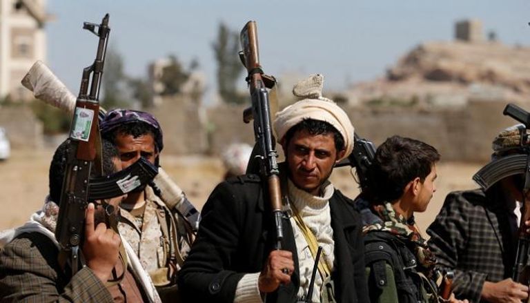 الحوثيون ينهبون مساعدات الشعب اليمني
