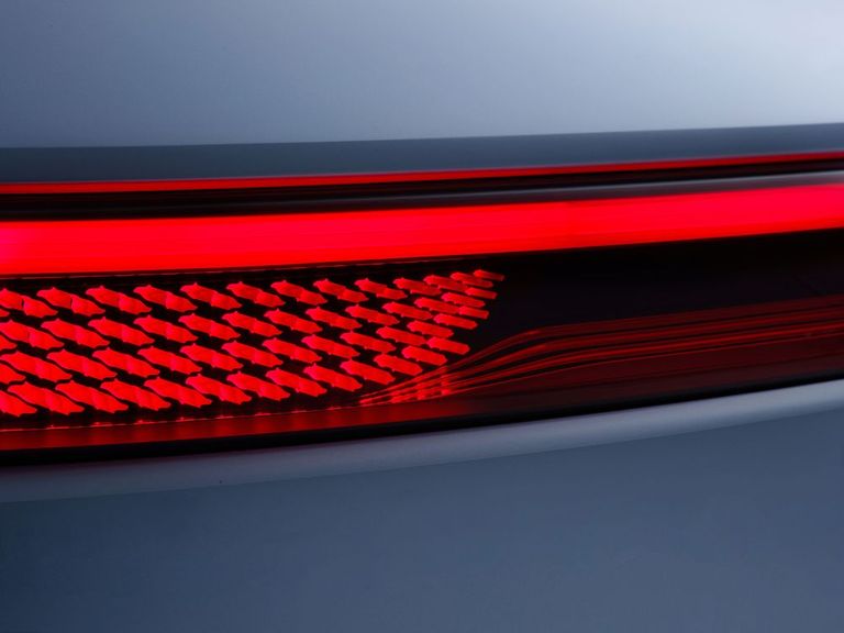 تصميم موديل "إس إف 5"