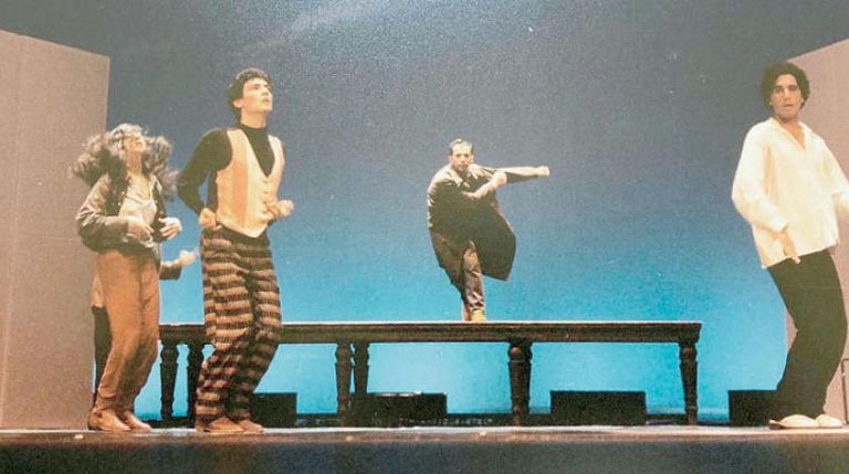 صور أرشيفية من العرض الأول لمسرحية إيكاروس  إيكاروس أول عروض فرقة الرقص الحديث