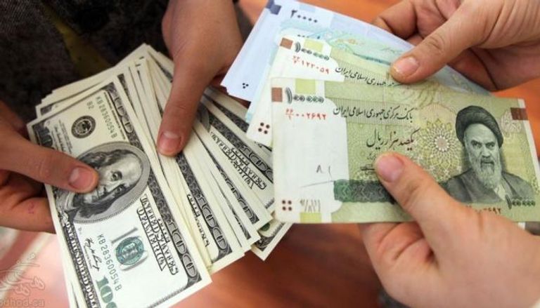 التضخم يهبط بقيمة العملة الإيرانية -أرشيف