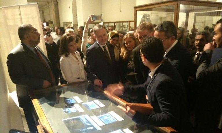 المعرض يضم نيجاتيف لصور نادرة