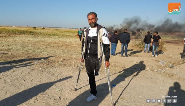  الفلسطيني حماد الفرا أثناء مشاركته في مسيرات العودة