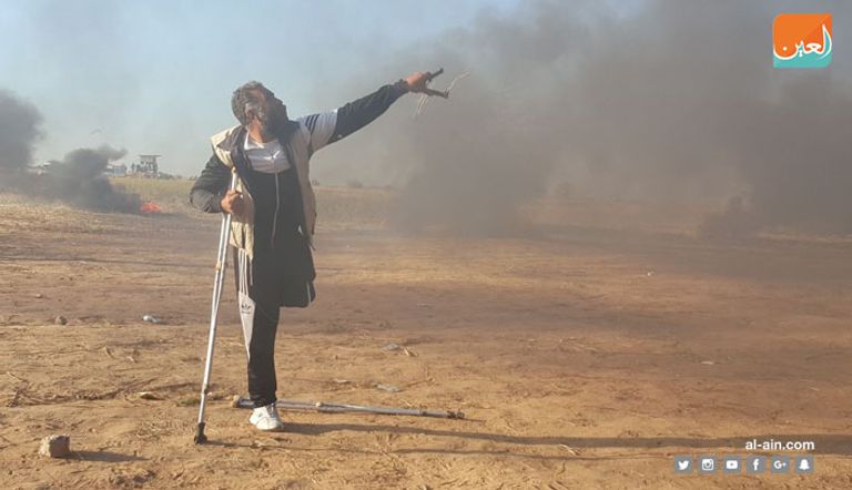 الفلسطيني حماد الفرا أثناء مشاركته في مسيرات العودة