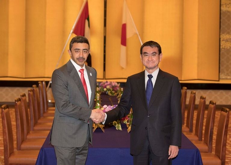 الشيخ عبدالله بن زايد آل نهيان ووزير الخارجية الياباني