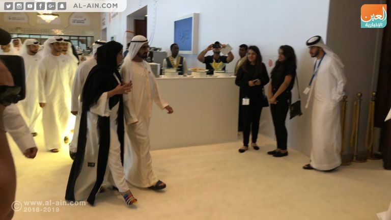 الشيخ محمد بن راشد لدى حضوره فعاليات المنتدى منى المري تلقي الكلمة الافتتاحية للمنتدى