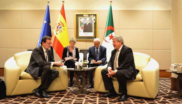 لقاء رئيس الوزراء الجزائري ونظيره الإسباني