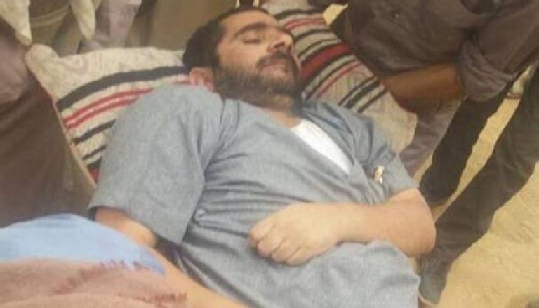 المعتقل جمال المعمري عقب خروجه من سجون الحوثي