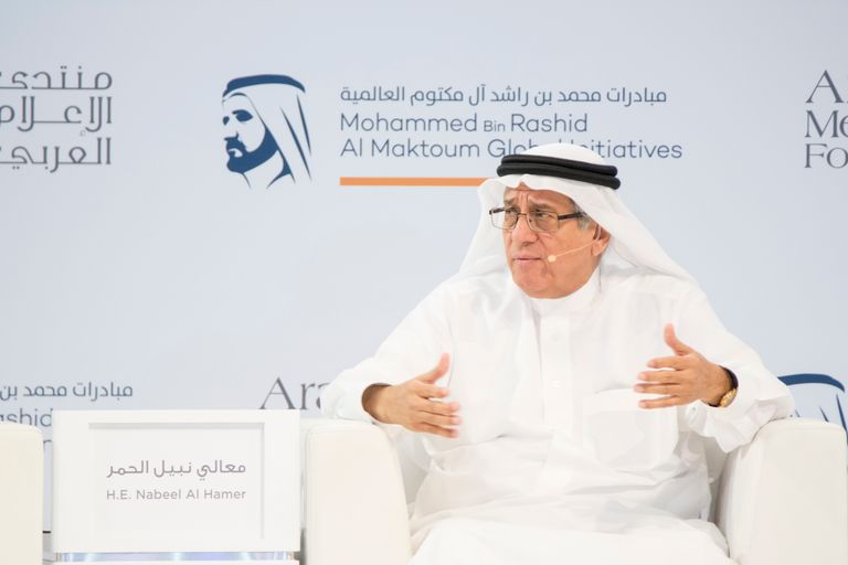 المتحدثون خلال الجلسة النقاشية