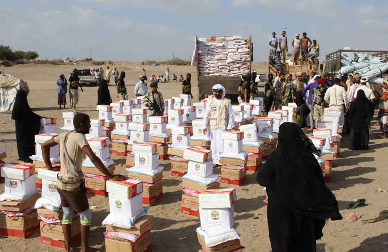 الهلال الأحمر الإماراتي يغيث نازحي