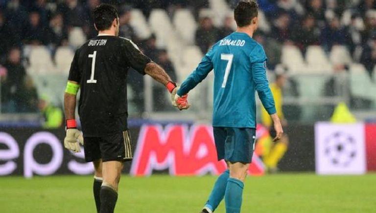 كريستيانو رونالدو و جانلويجي بوفون كريستيانو رونالدو يواسي جانلويجي بوفون