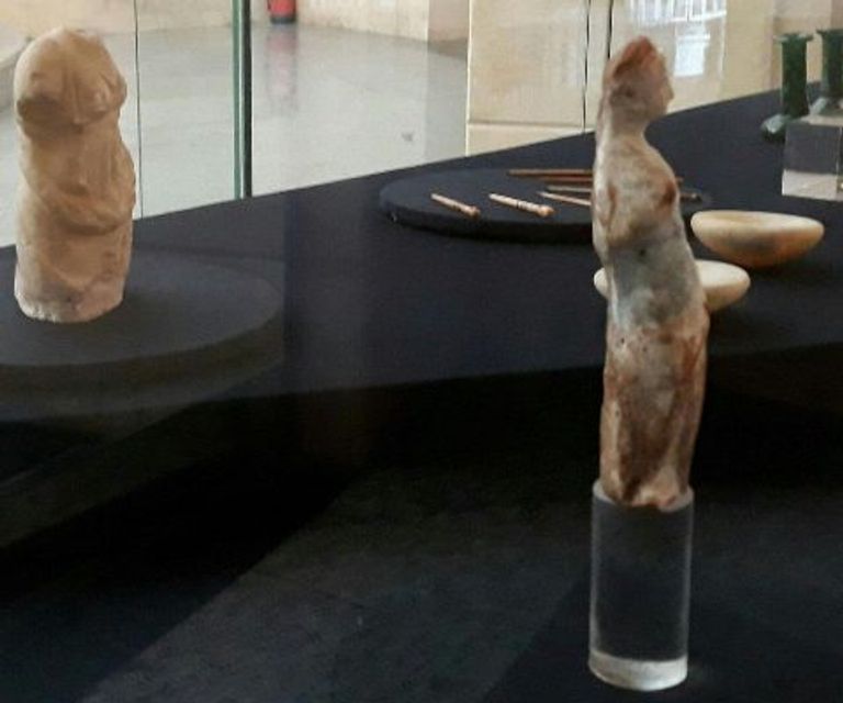 جانب من معرض أيقونة الجمال عبر العصور بمتحف السويس