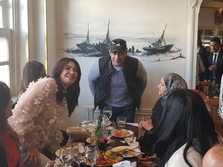 استقبال أحمد السقا بالورود في المغرب