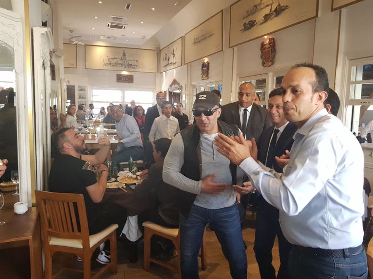 استقبال أحمد السقا بالورود في المغرب