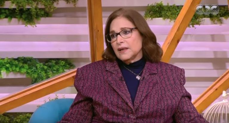 لماذا بكت نادية رشاد على الهواء؟