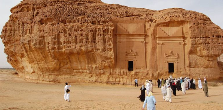 منطقة مدائن صالح الأمير محمد بن سلمان والرئيس ماكرون (أرشيفية)